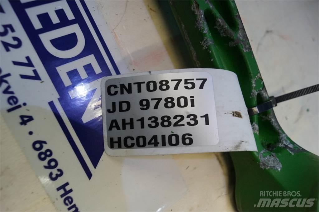 John Deere 9780 معدات نشر الرمال والملح