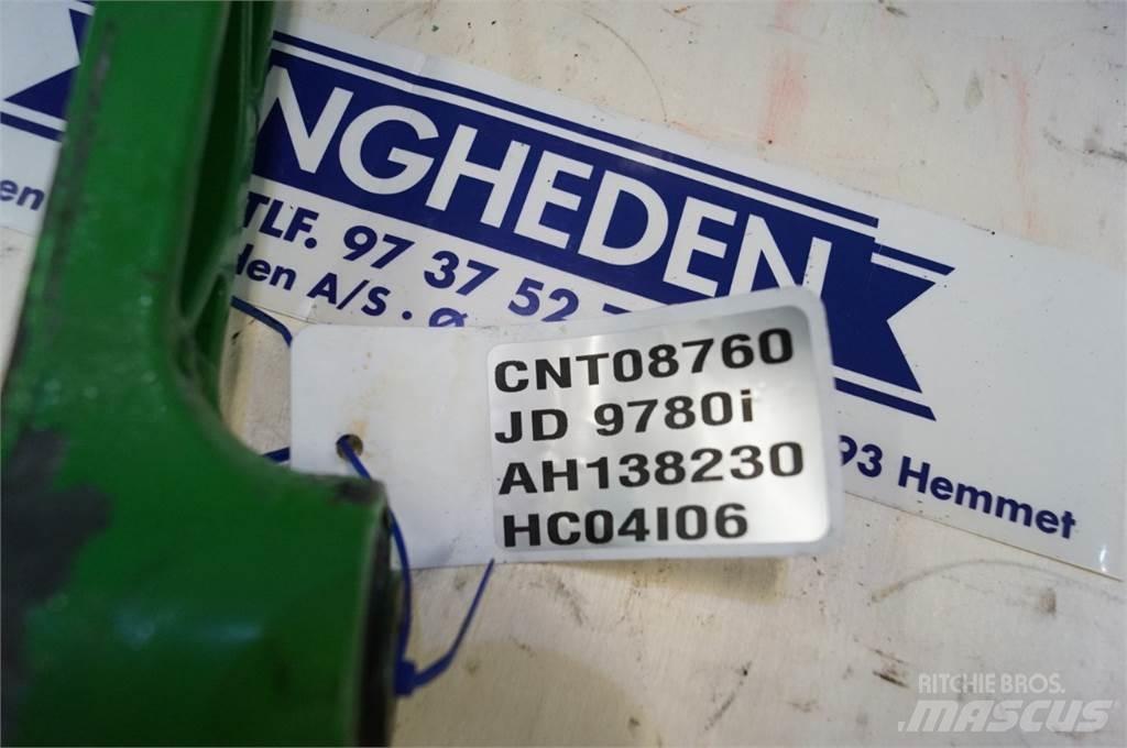 John Deere 9780 معدات نشر الرمال والملح