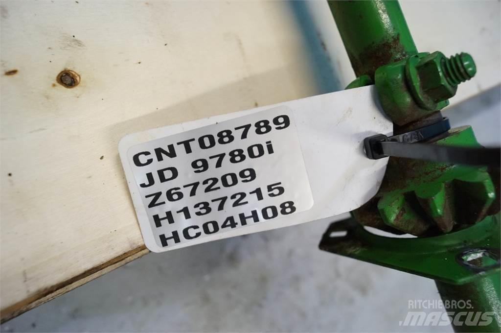 John Deere 9780 معدات نشر الرمال والملح
