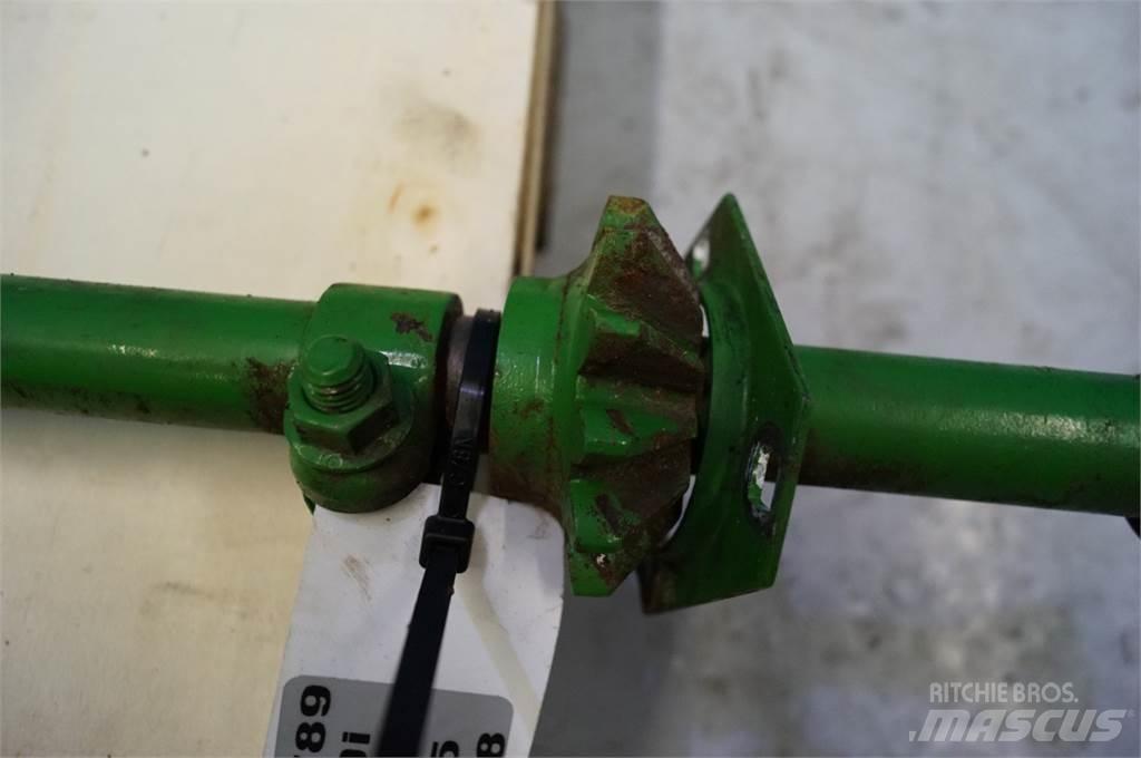 John Deere 9780 معدات نشر الرمال والملح