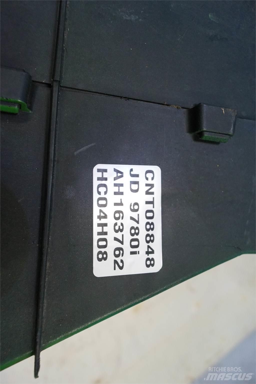 John Deere 9780 مشعات