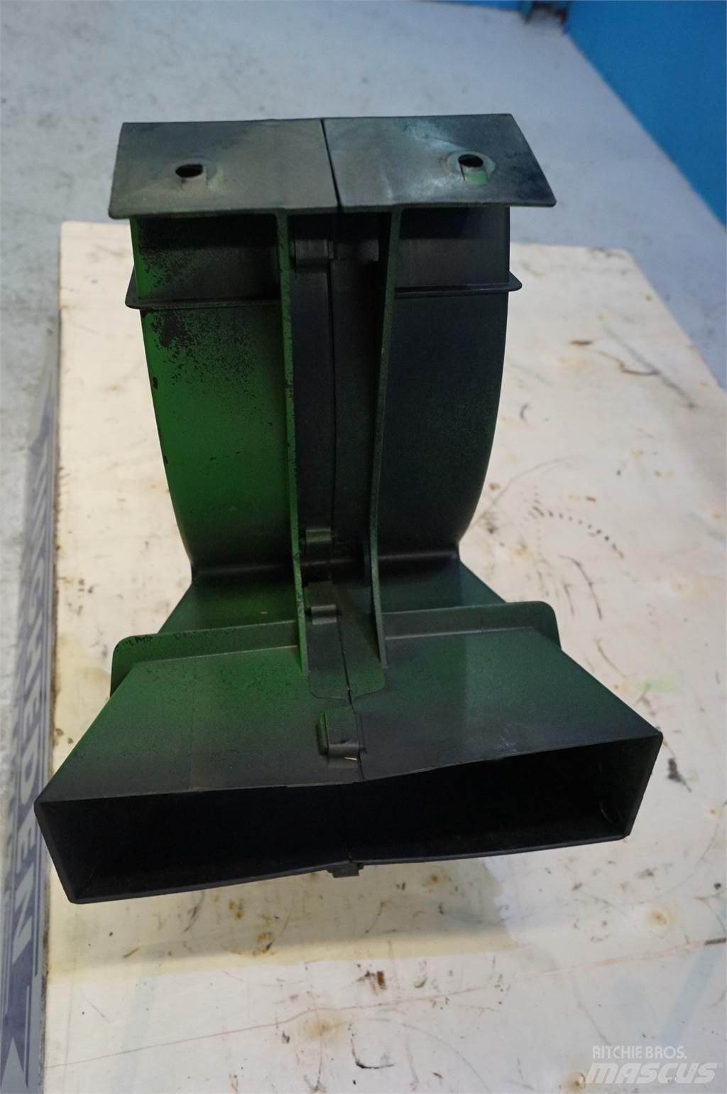 John Deere 9780 مشعات