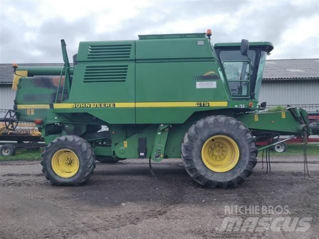John Deere CTS حصادات