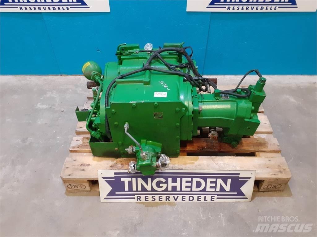 John Deere S670 أجهزة نقل