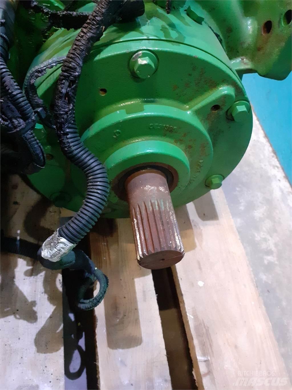 John Deere S670 أجهزة نقل