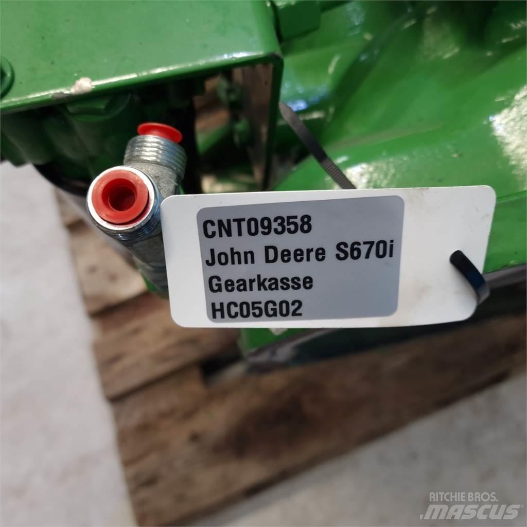 John Deere S670 أجهزة نقل