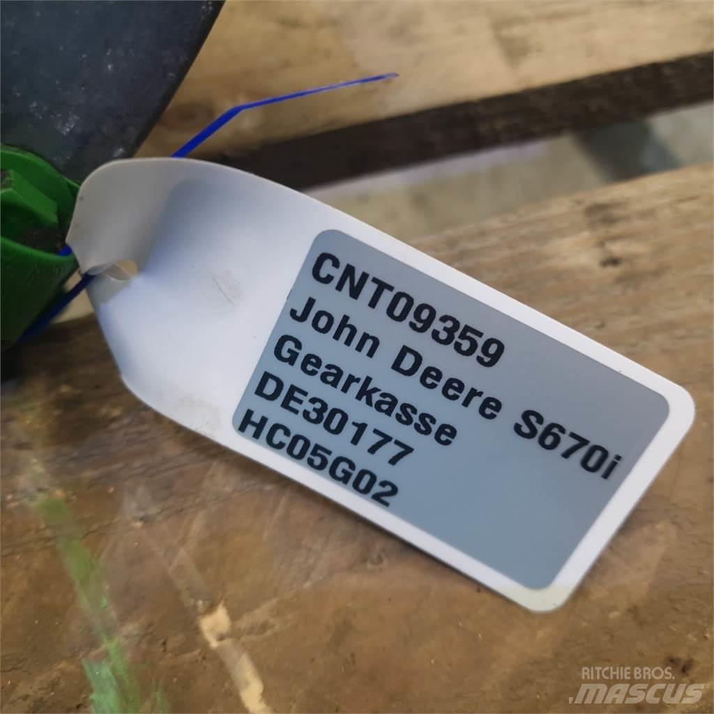 John Deere S670 أجهزة نقل