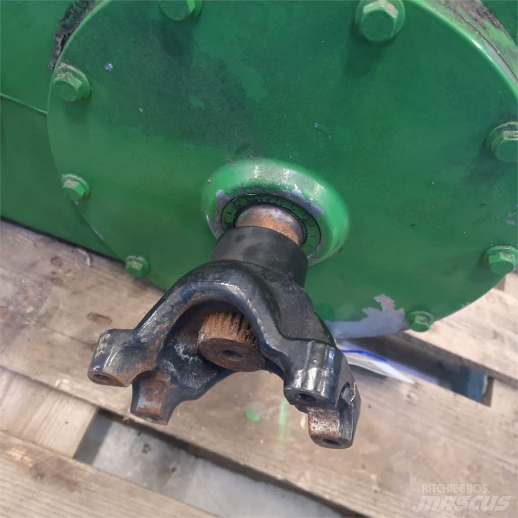 John Deere S670 أجهزة نقل