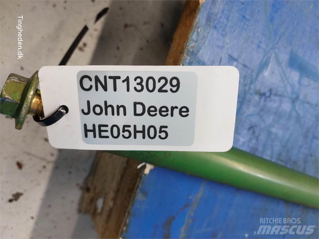 John Deere S670 معدات نشر الرمال والملح