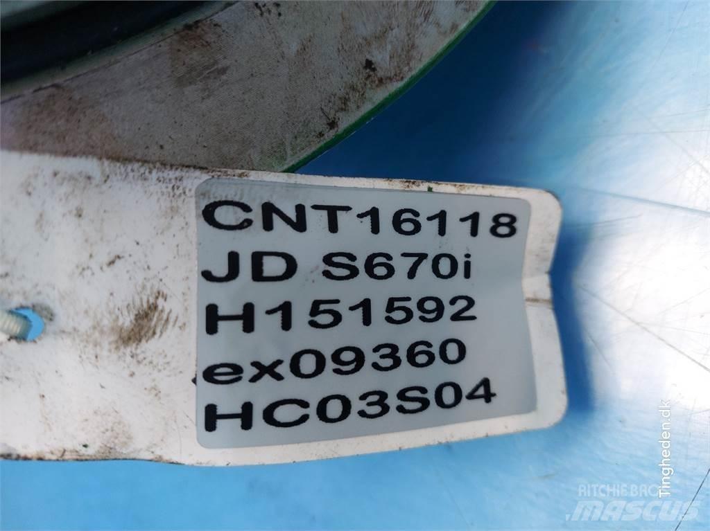 John Deere S670 أجهزة نقل