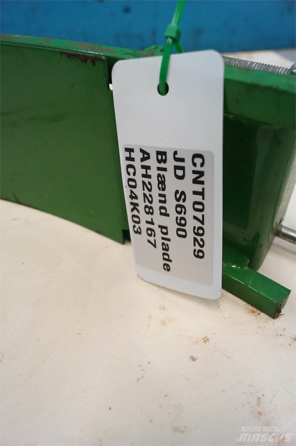 John Deere S690 ملحقات الحصادات