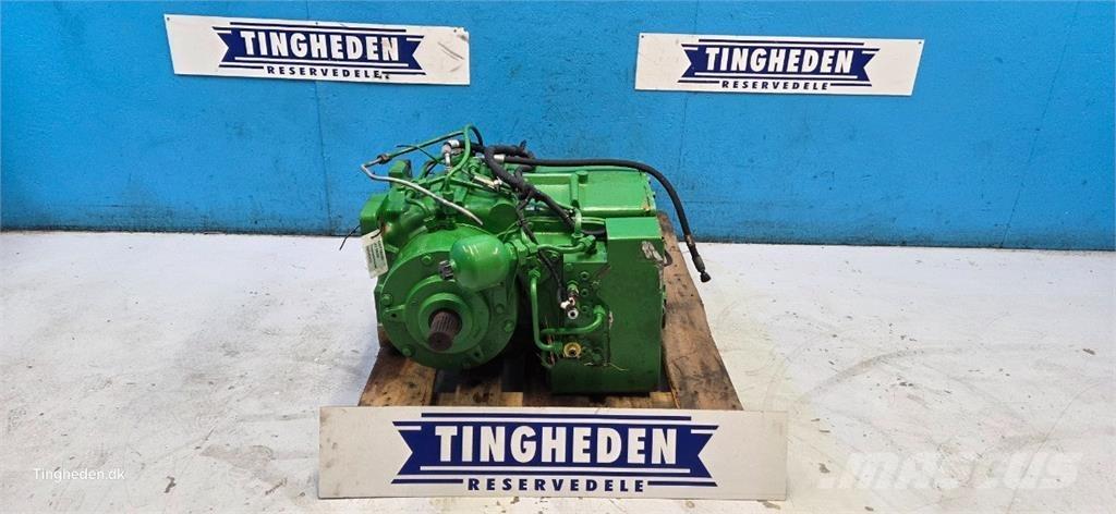 John Deere S690 أجهزة نقل