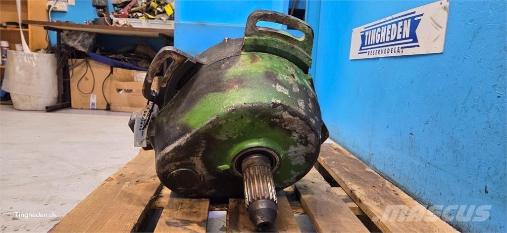 John Deere S690 أجهزة نقل