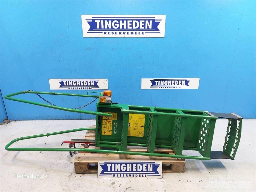 John Deere T660I كابينة والداخلية