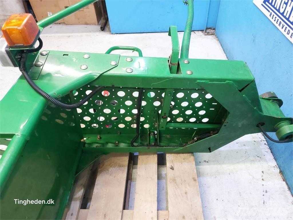 John Deere T660I كابينة والداخلية