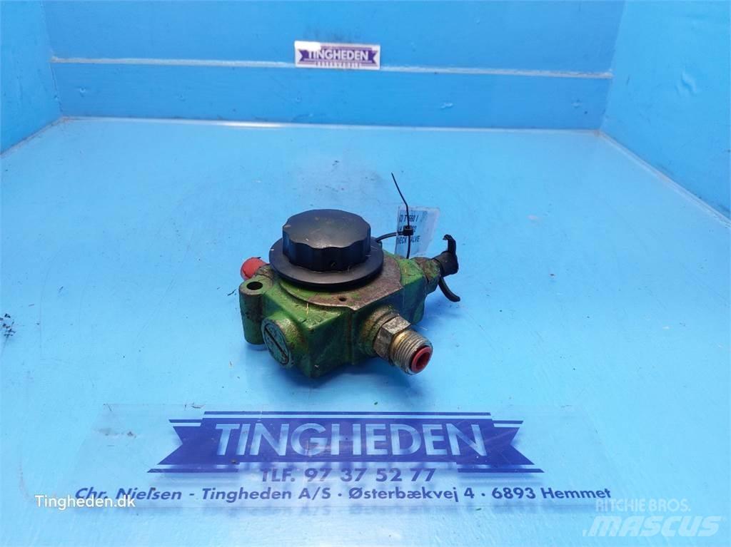 John Deere T660I هيدروليات