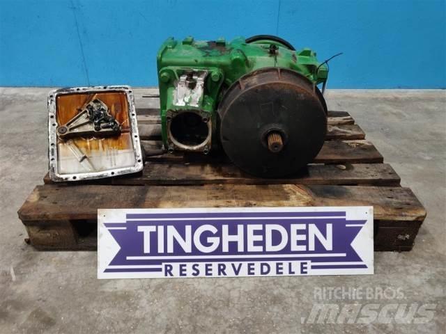 John Deere T670 أجهزة نقل