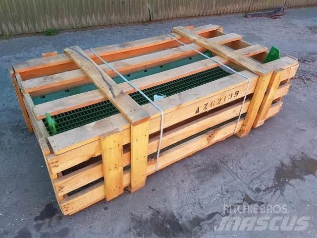 John Deere T670 ملحقات الحصادات
