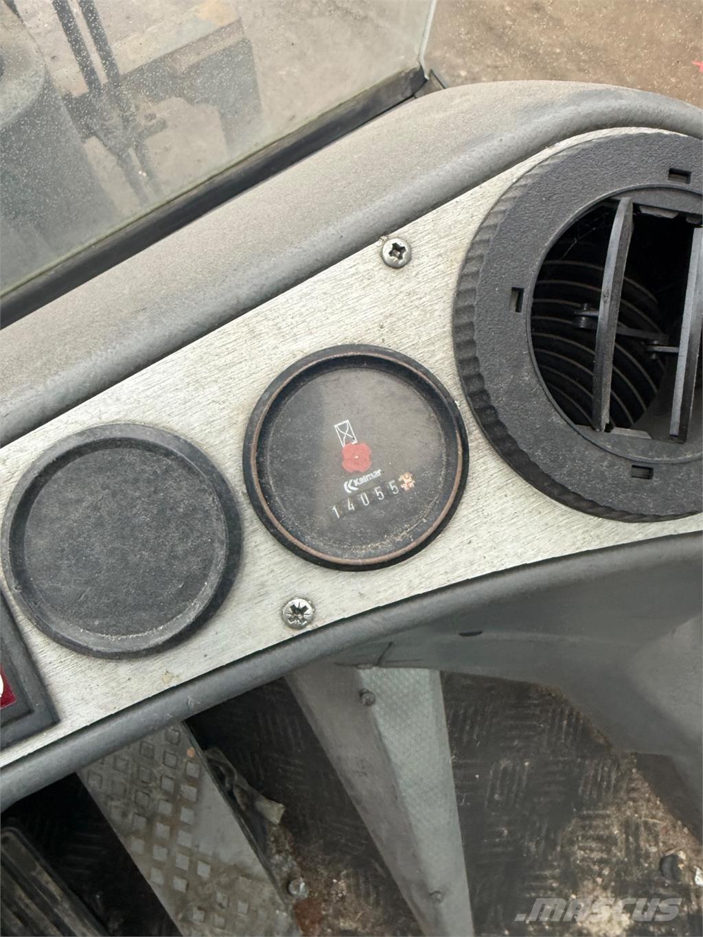 Kalmar DCD80-6 شاحنات الديزل