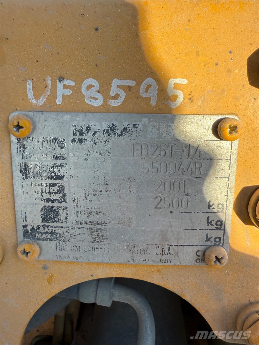 Komatsu FD25 شاحنات الديزل