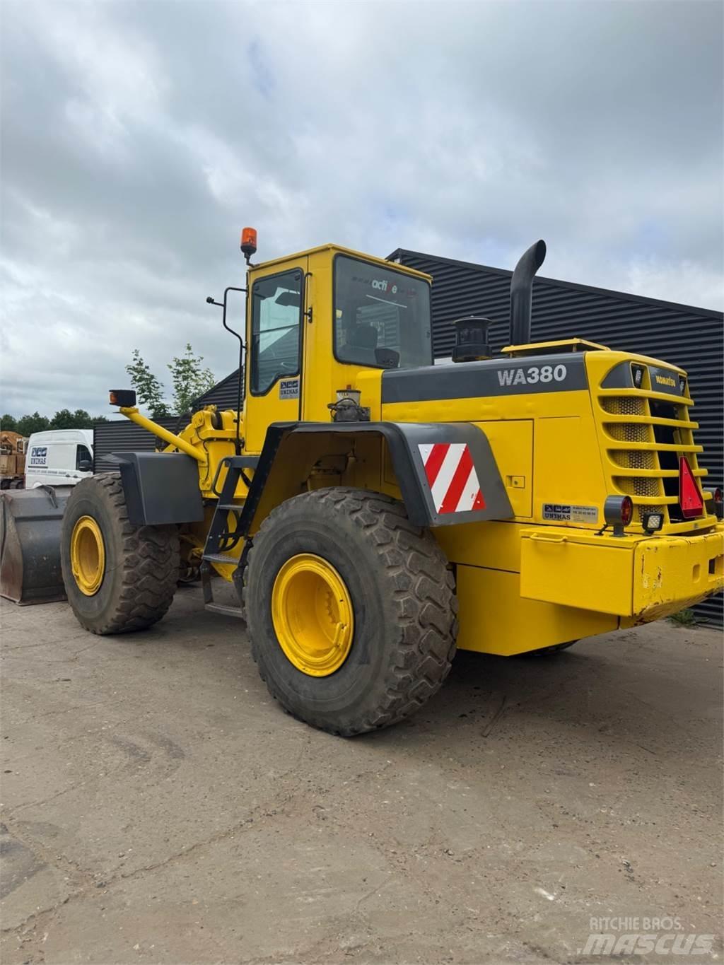 Komatsu WA380 لوادر بعجل