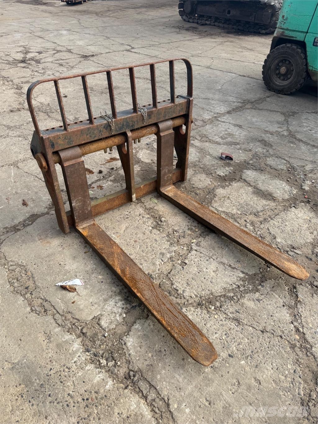Manitou 4000kg شوكات