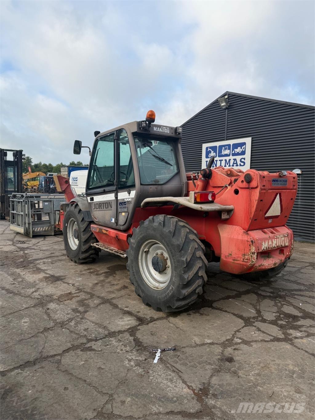 Manitou MT1740 مناولات متداخلة