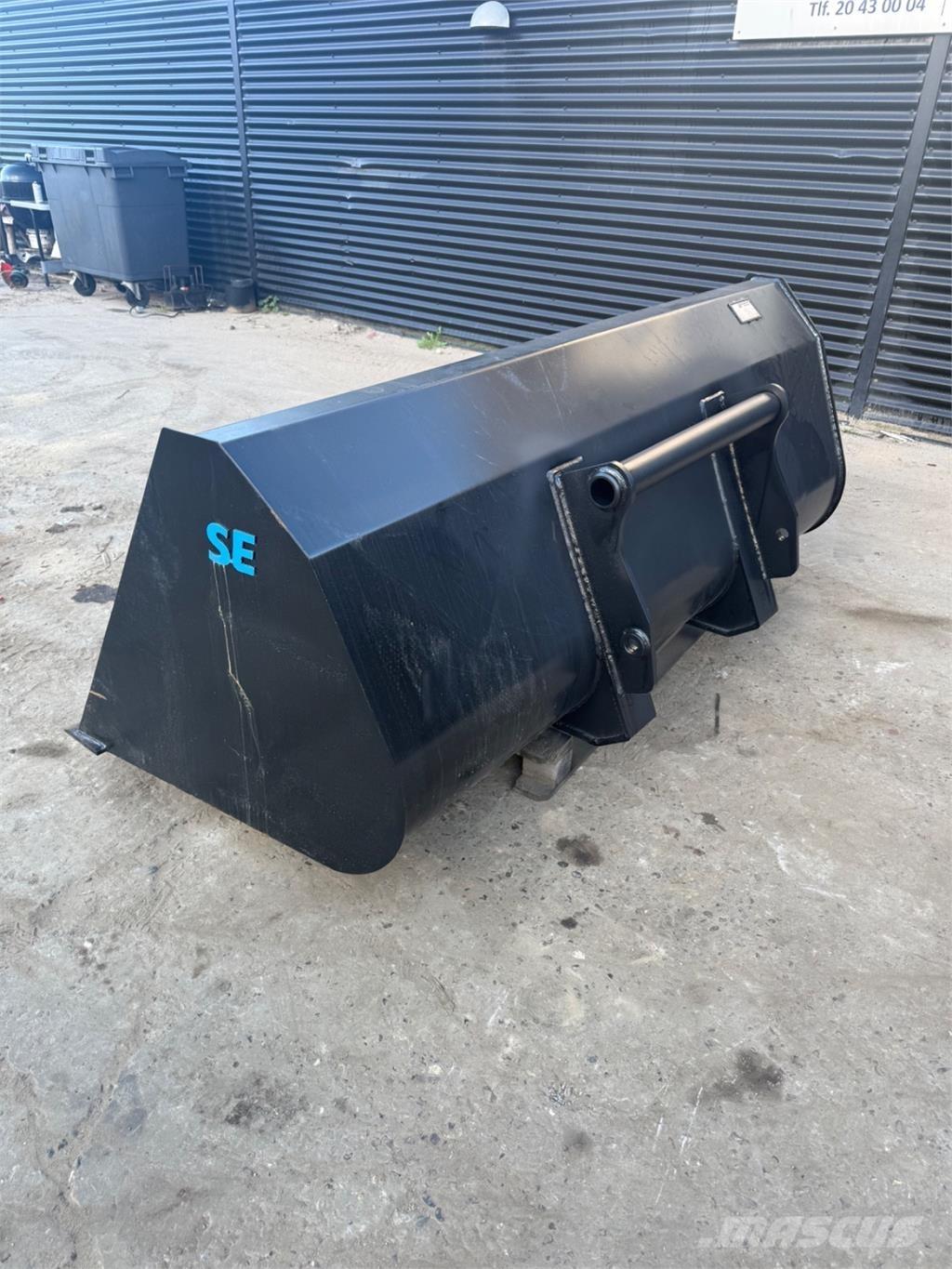 Manitou skovl دلاء