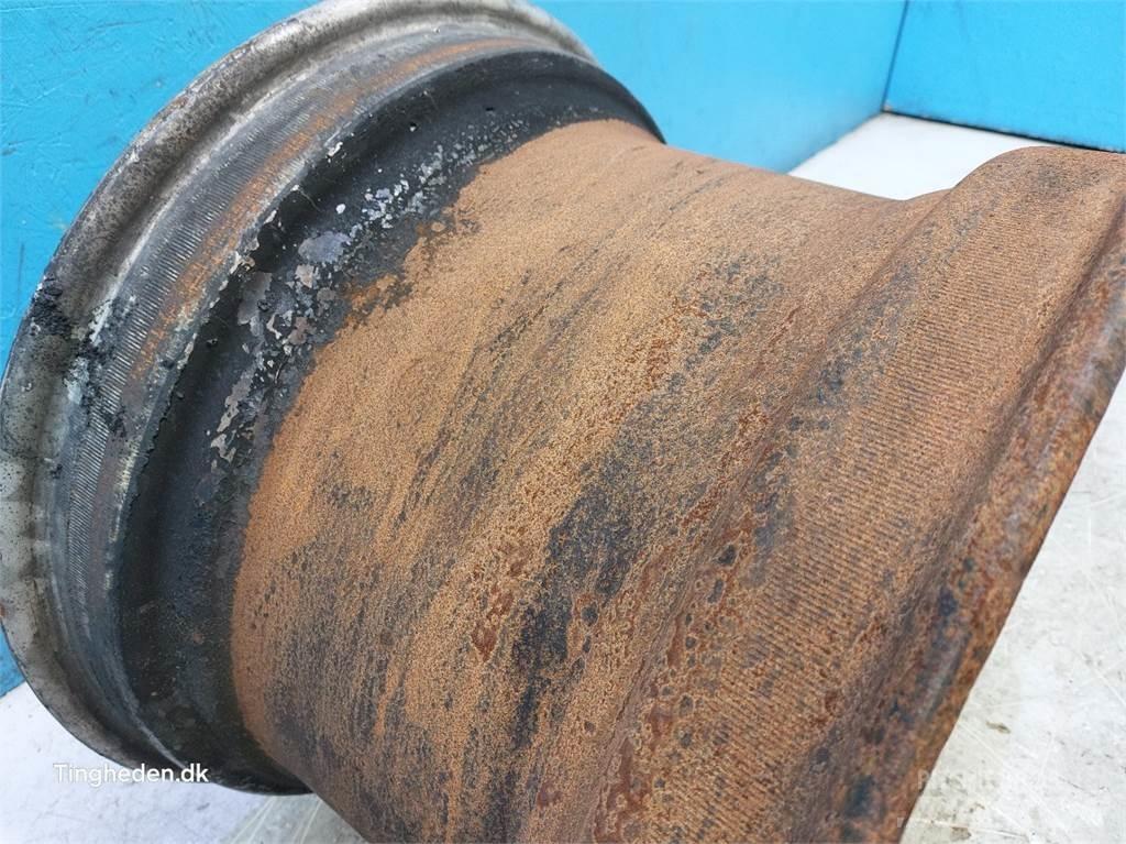 Merlo 24 DW16L24 الإطارات والعجلات والحافات