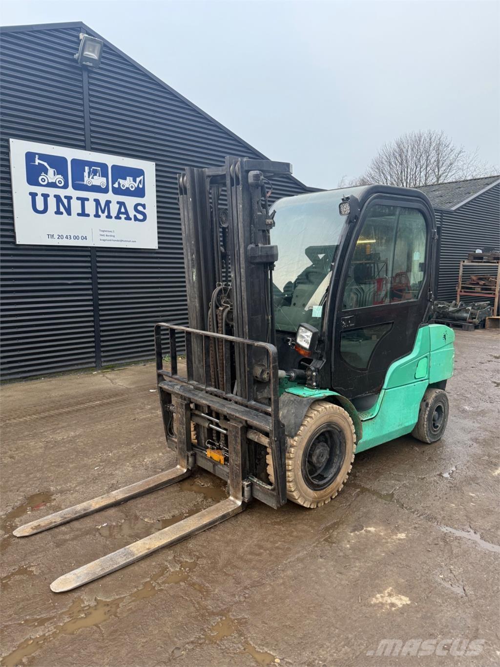 Mitsubishi FD35 شاحنات الديزل