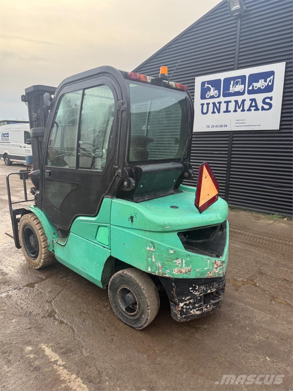 Mitsubishi FD35 شاحنات الديزل