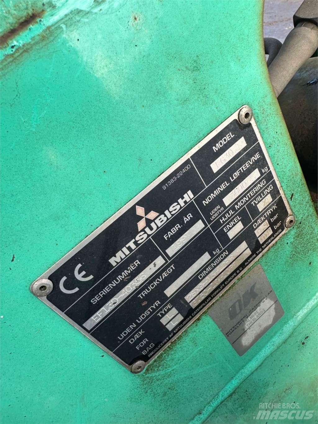 Mitsubishi FG30 شاحنات LPG