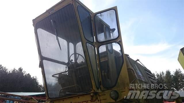 New Holland 1520 كابينة والداخلية