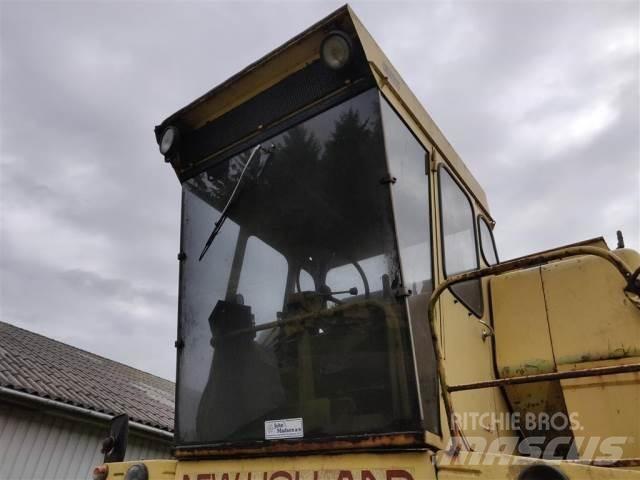New Holland 1550 كابينة والداخلية