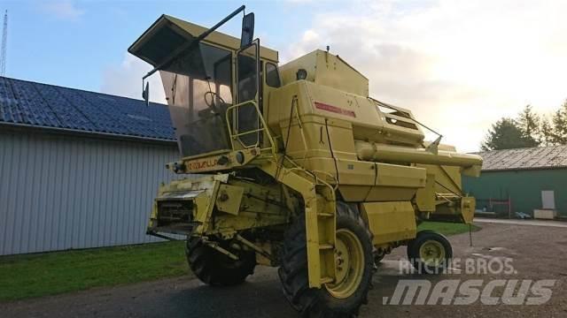 New Holland 1550 حصادات