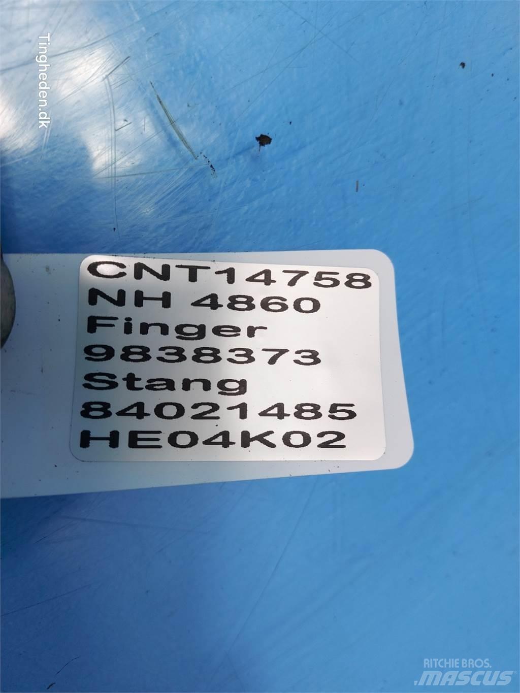 New Holland 4860 معدات أخرى لحصاد العلف