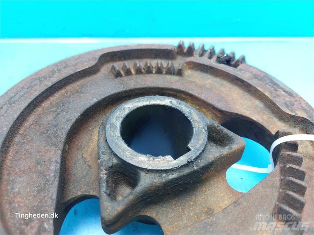 New Holland 4860 معدات أخرى لحصاد العلف