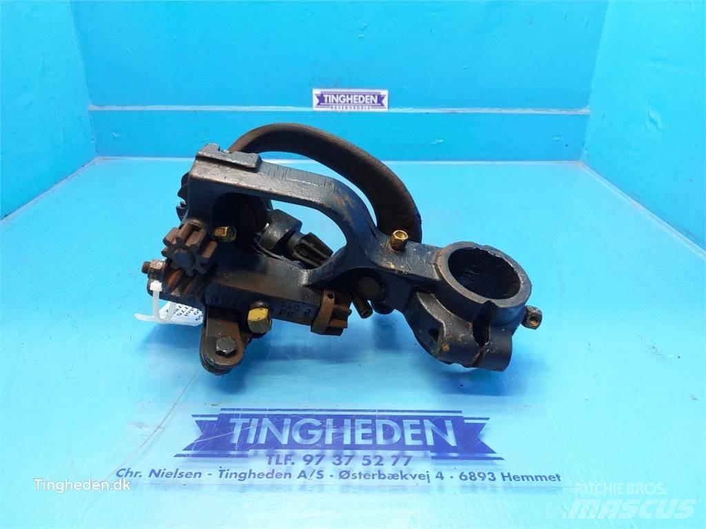 New Holland 4860 معدات أخرى لحصاد العلف