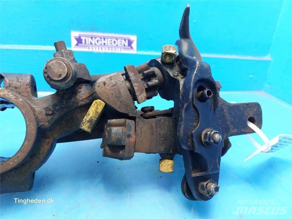New Holland 4860 معدات أخرى لحصاد العلف