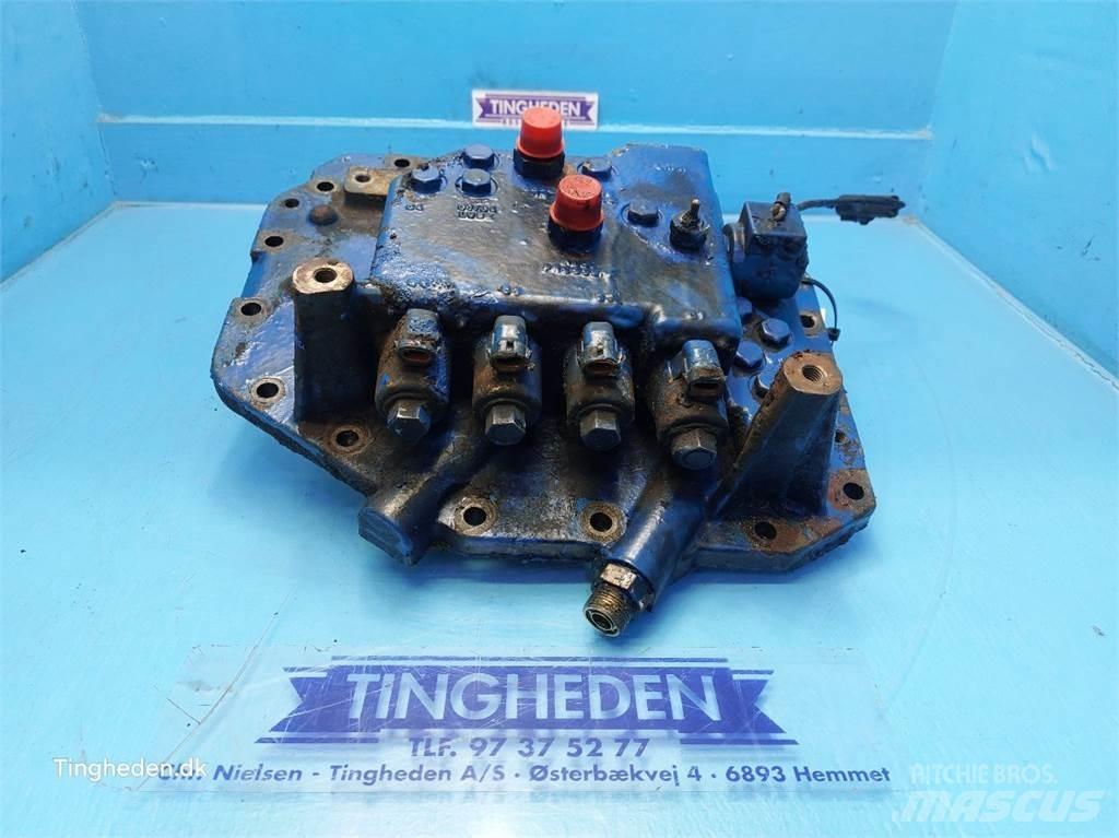 New Holland 6640 أجهزة نقل