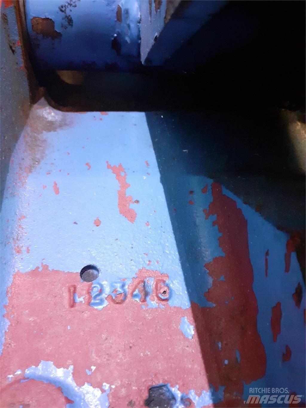 New Holland 7840 ملحقات أخرى للجرارات