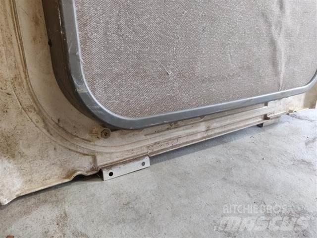 New Holland 8340 كابينة والداخلية
