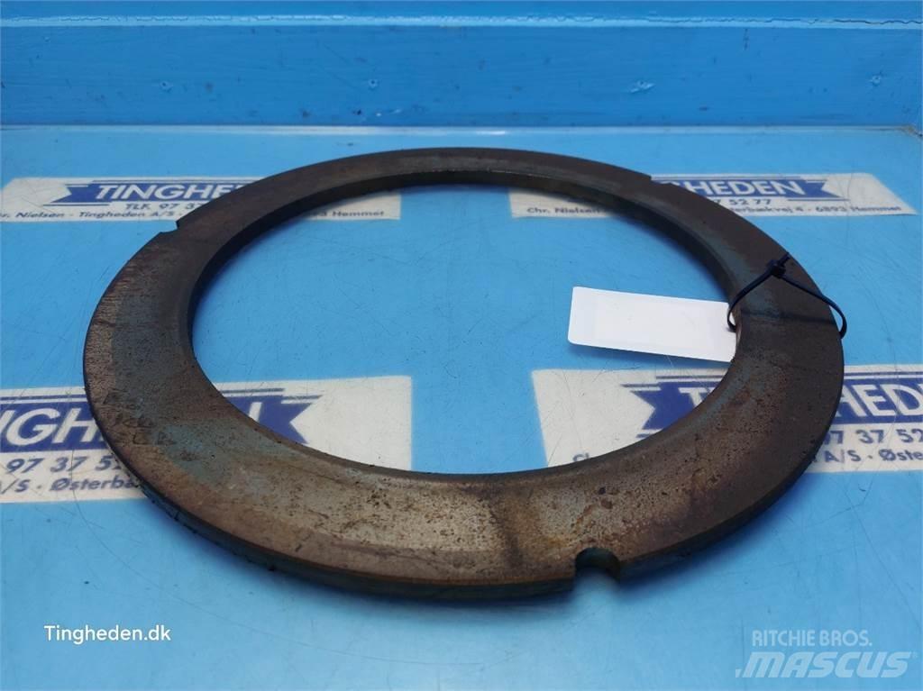 New Holland 8870 ملحقات أخرى للجرارات