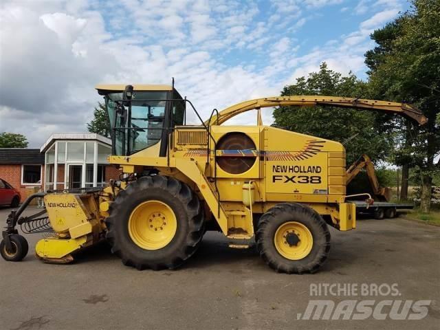New Holland FX38 علافات ذاتية الدفع