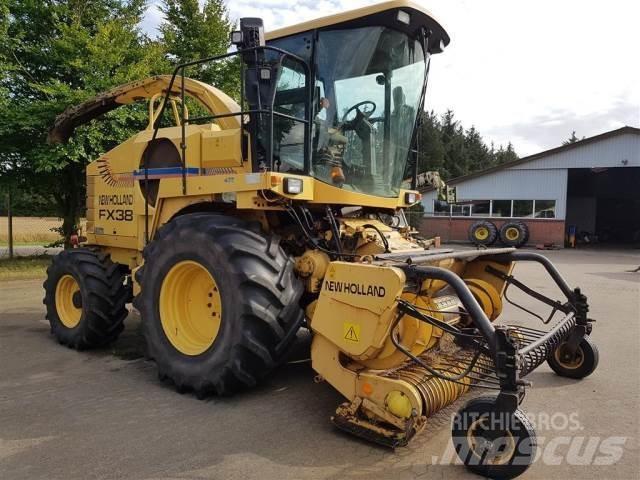 New Holland FX38 علافات ذاتية الدفع