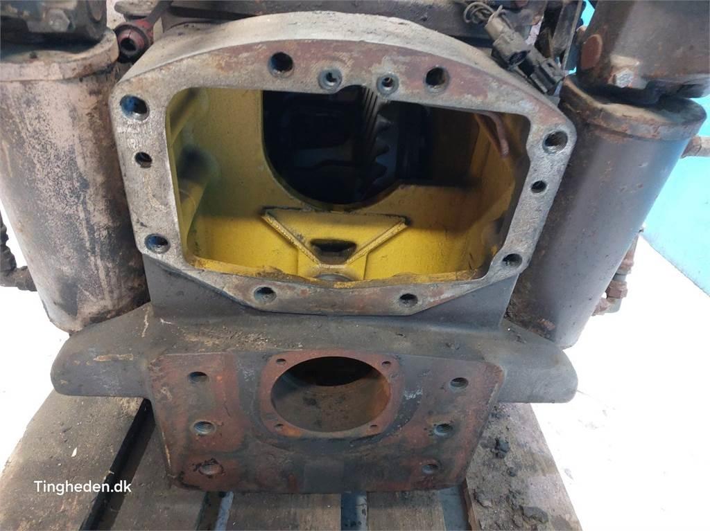 New Holland G190 أجهزة نقل