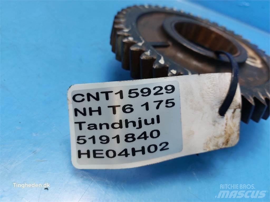 New Holland T6 أجهزة نقل