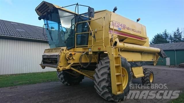 New Holland TF46 حصادات