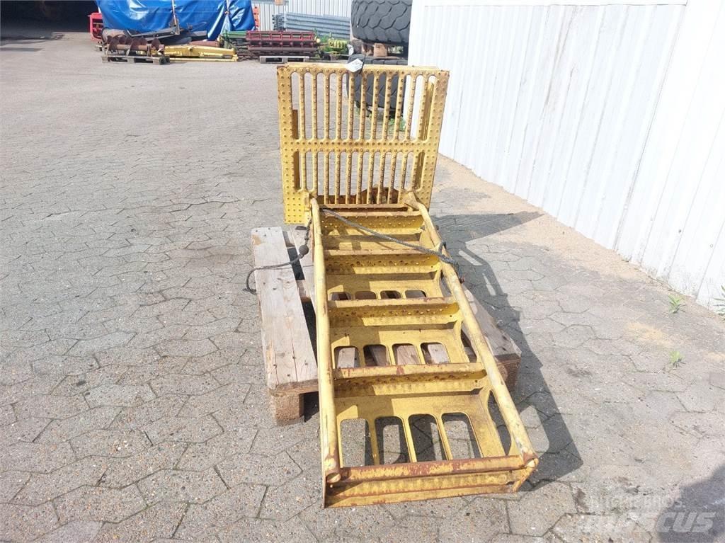 New Holland TF78 كابينة والداخلية