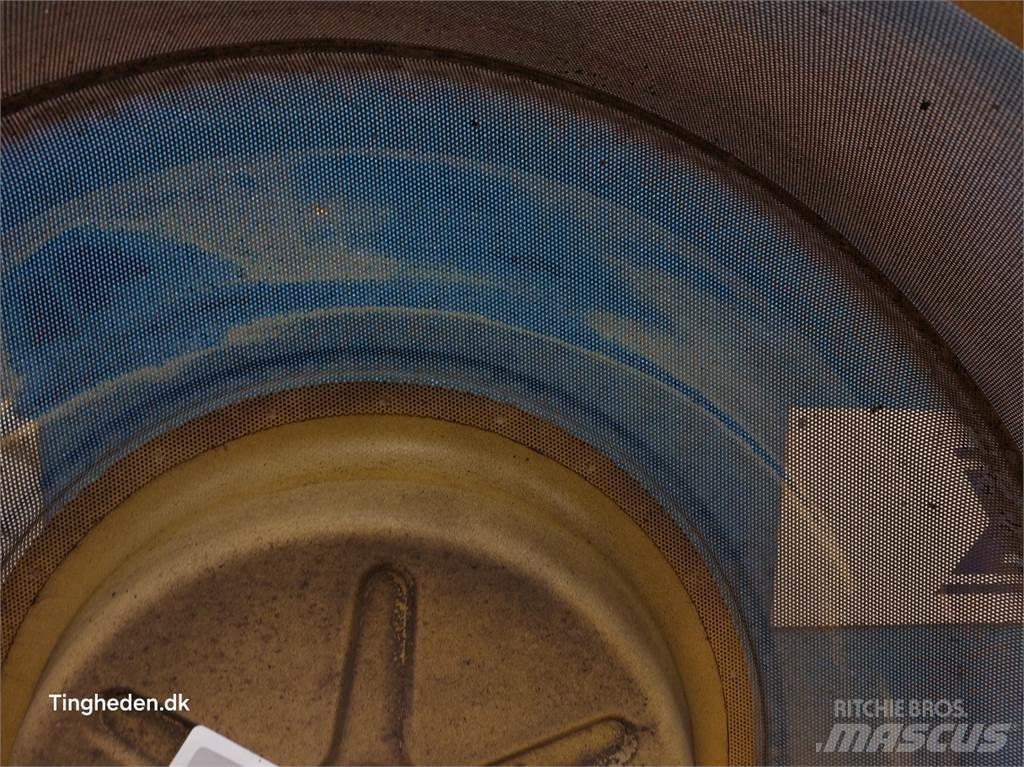 New Holland TX30 مشعات